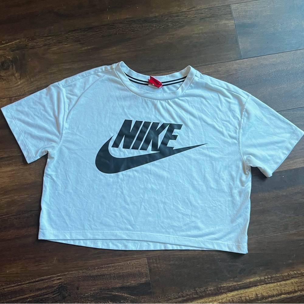 White Nike logo crop tee